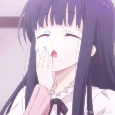 张月把你的水晶手串摘了